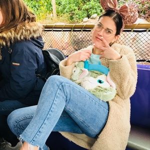 Meet your Posher, Emily